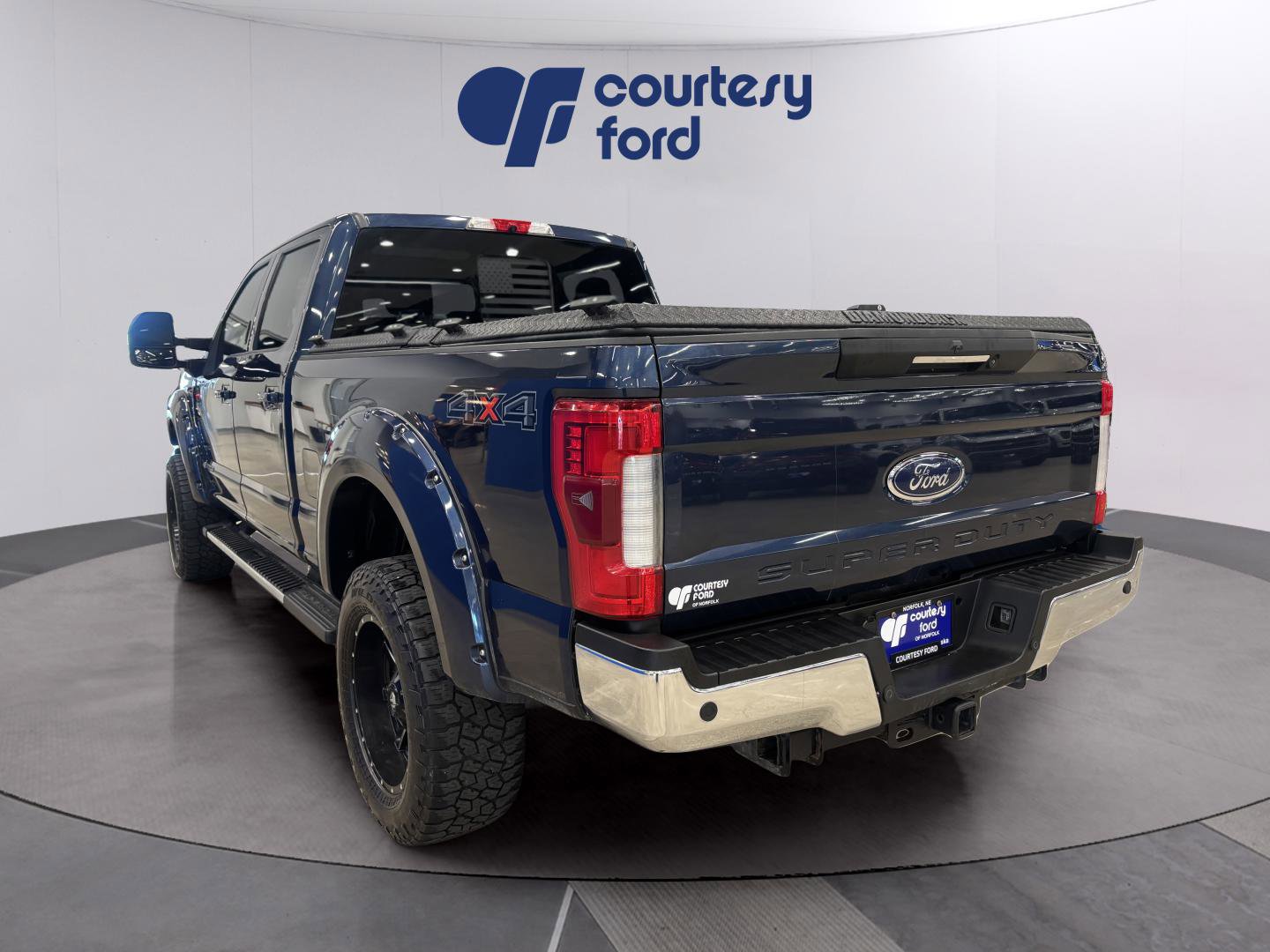 Used 2017 Ford F350 Lariat w/ Lariat Ultimate Package image 4