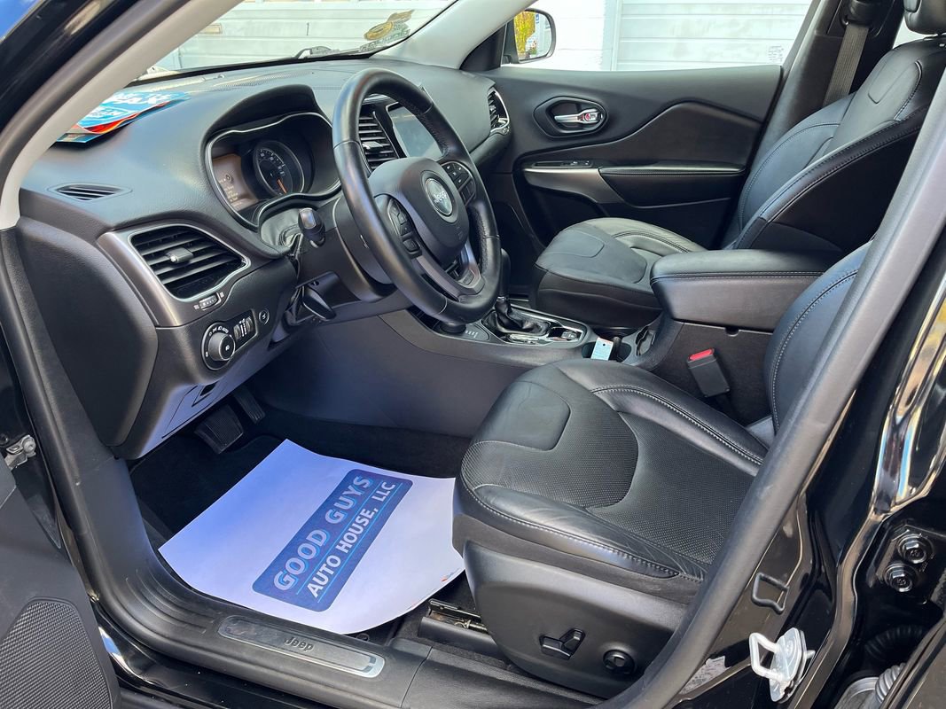 Used 2019 Jeep Cherokee Limited image 8