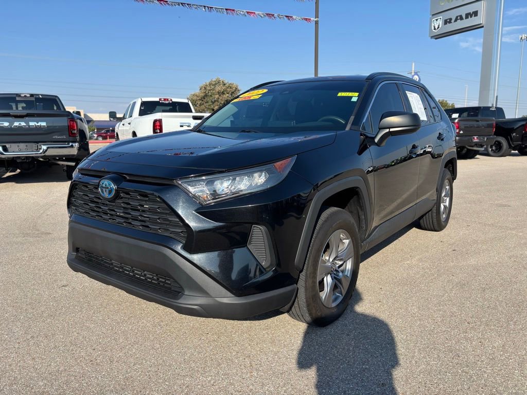 Used 2022 Toyota RAV4 LE image 2