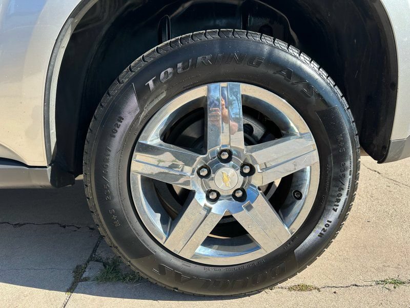 Used 2008 Chevrolet Equinox LT w/ Chrome And Sound Package FWD image 9