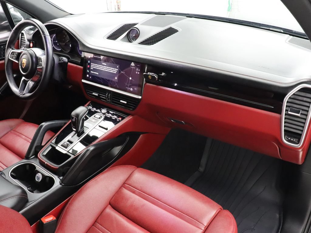 Used 2023 Porsche Cayenne AWD/4WD image 34
