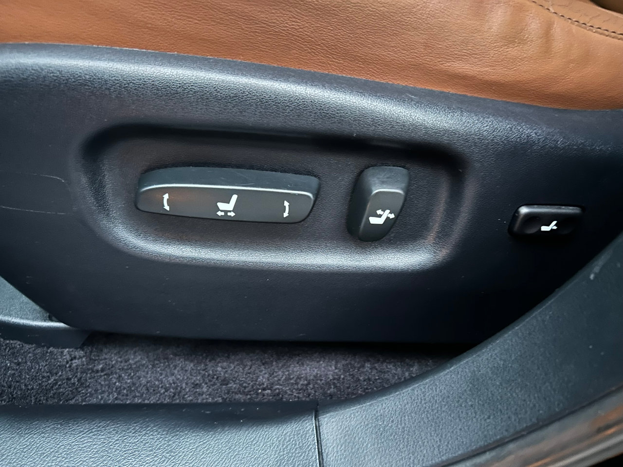 Used 2014 Lexus RX 450h AWD image 12