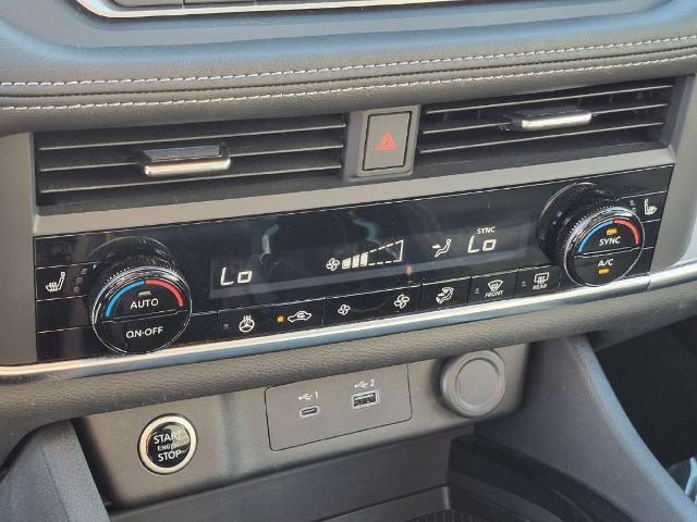 Certified 2023 Nissan Rogue SV w/ SV Premium B Package AWD/4WD image 17