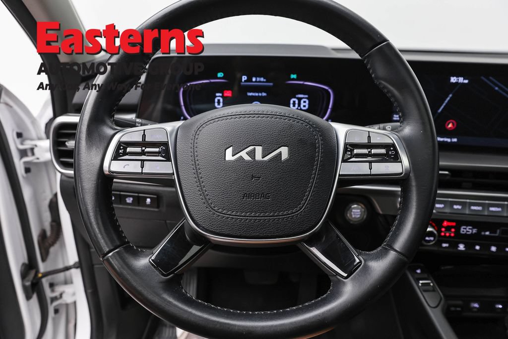 Used 2025 Kia Telluride S FWD image 11