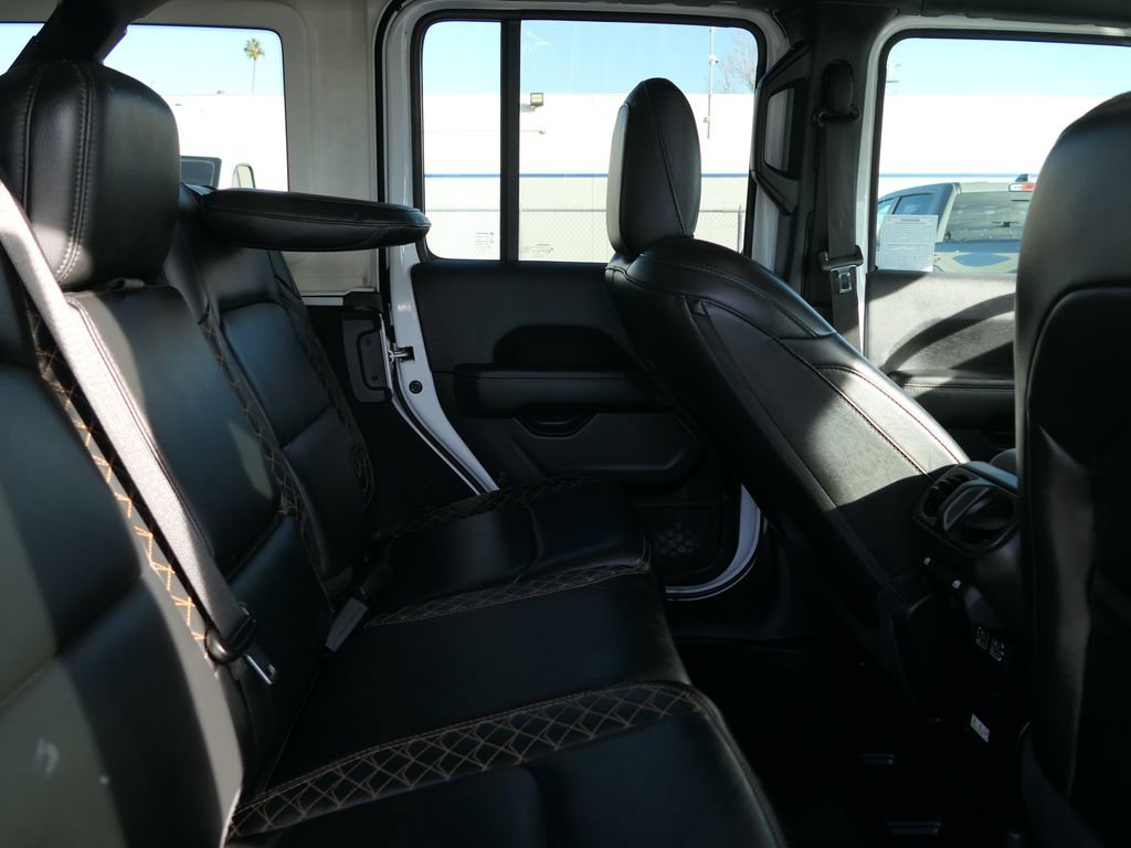 Used 2020 Jeep Wrangler Unlimited Sahara image 22