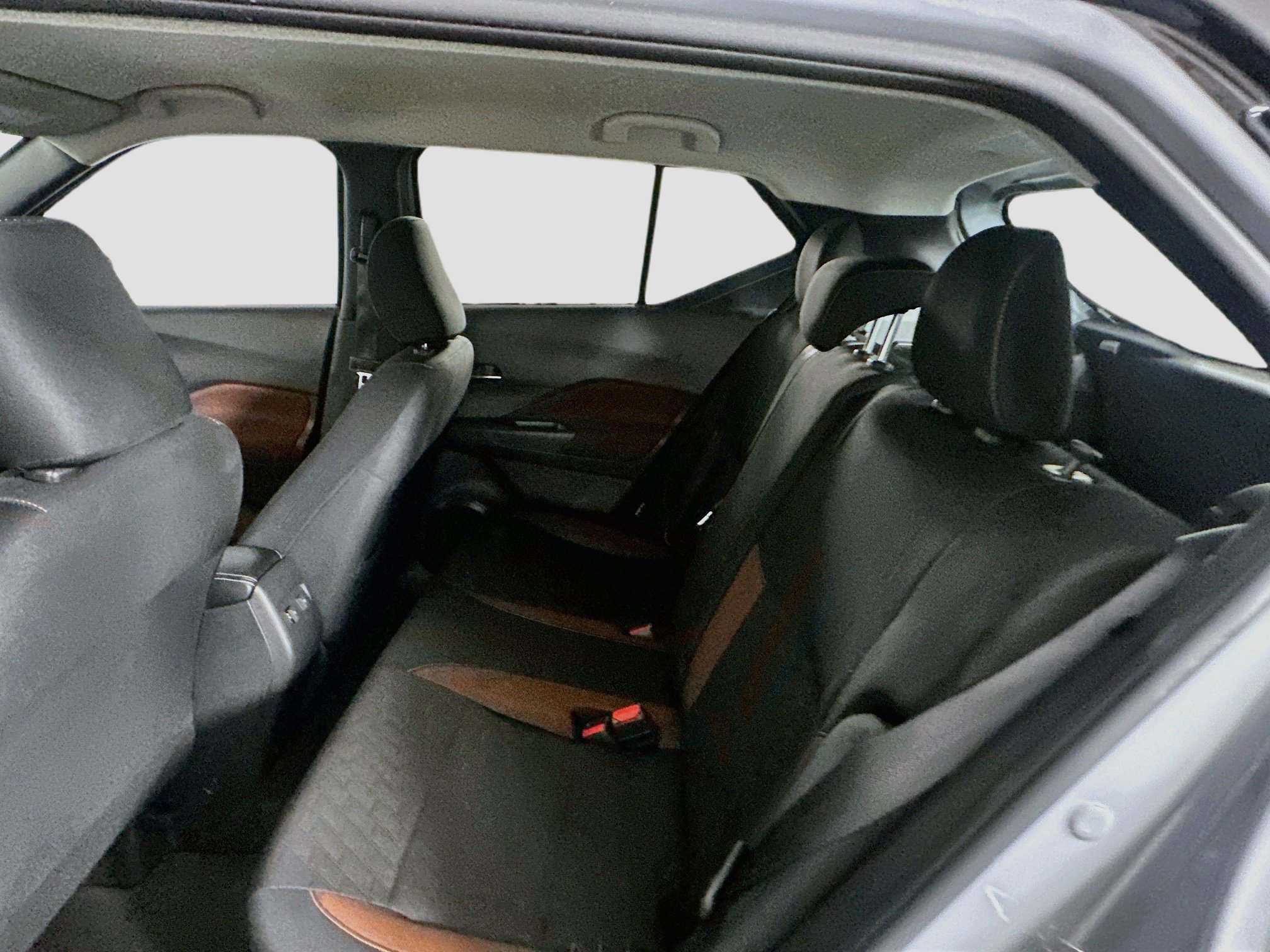 Used 2023 Nissan Kicks SR FWD image 25