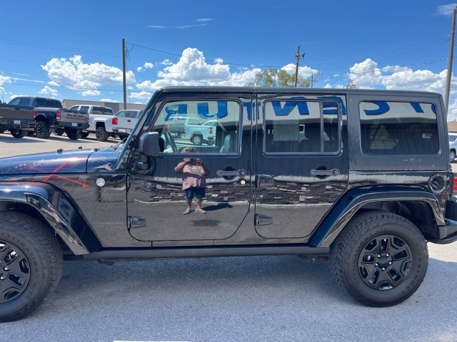 Used 2016 Jeep Wrangler Unlimited Sahara AWD/4WD image 8