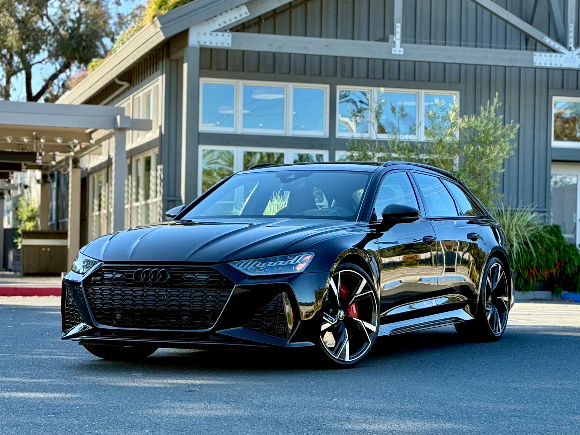 Used 2022 Audi RS 6 image 1