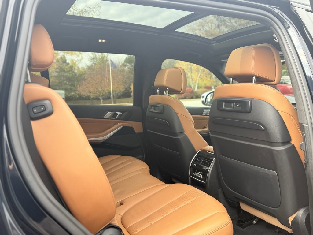 Used 2021 BMW X7 xDrive40i w/ M Sport Package image 29