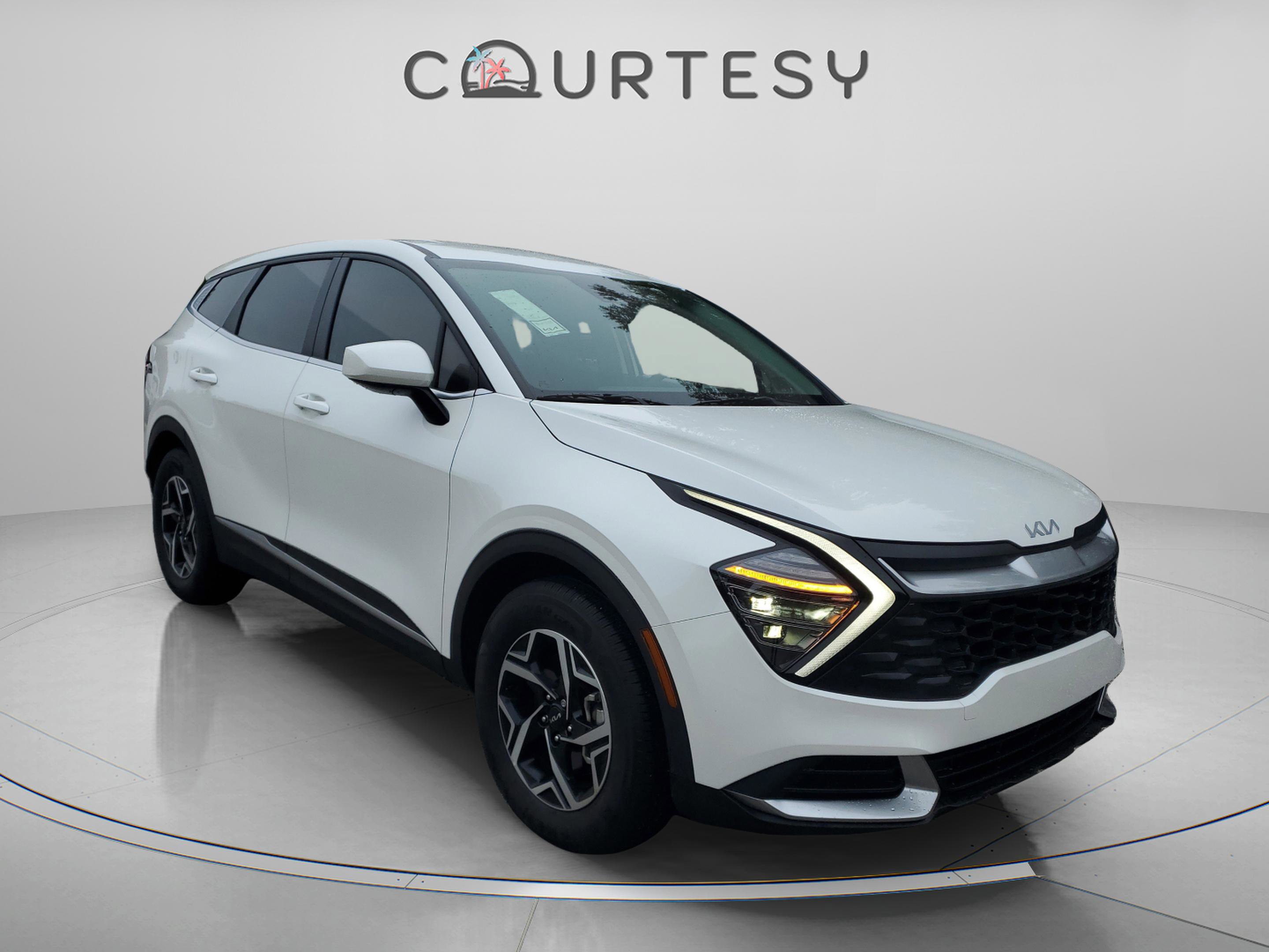 Certified 2025 Kia Sportage LX image 5