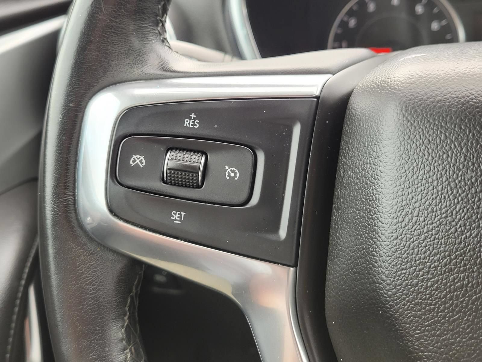 Used 2019 Chevrolet Blazer LT FWD image 29