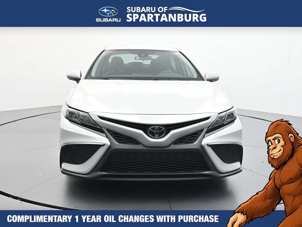 Used 2023 Toyota Camry SE FWD image 2