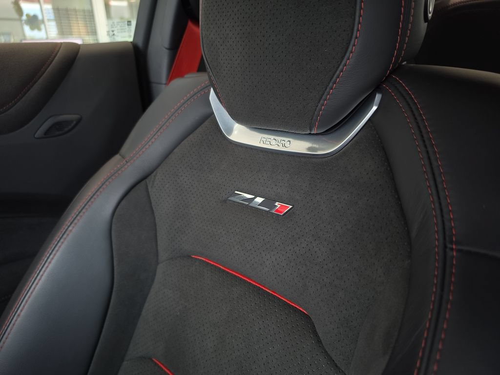 Used 2020 Chevrolet Camaro ZL1 RWD image 34