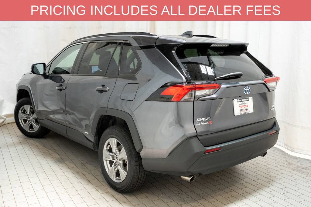 Used 2024 Toyota RAV4 LE AWD/4WD image 3
