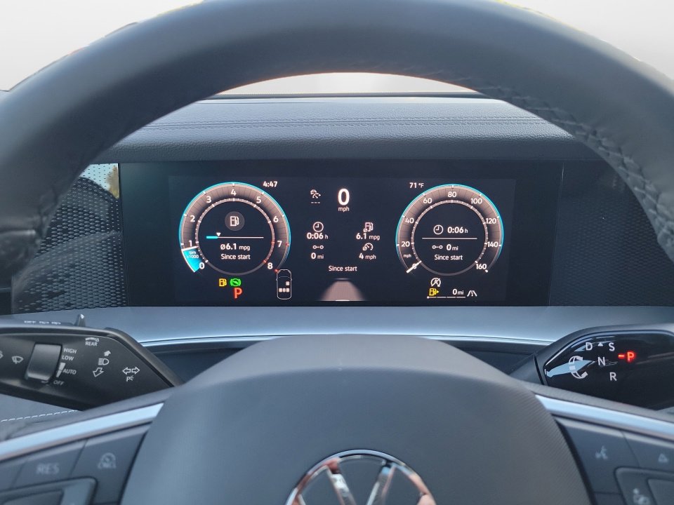 New 2026 Volkswagen Tiguan SE R-Line image 11