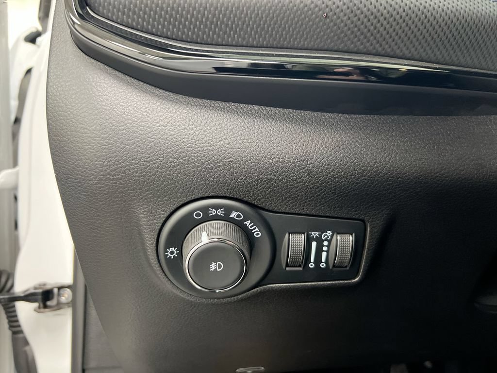 Used 2025 Jeep Compass Limited w/ High Altitude Package AWD/4WD image 19