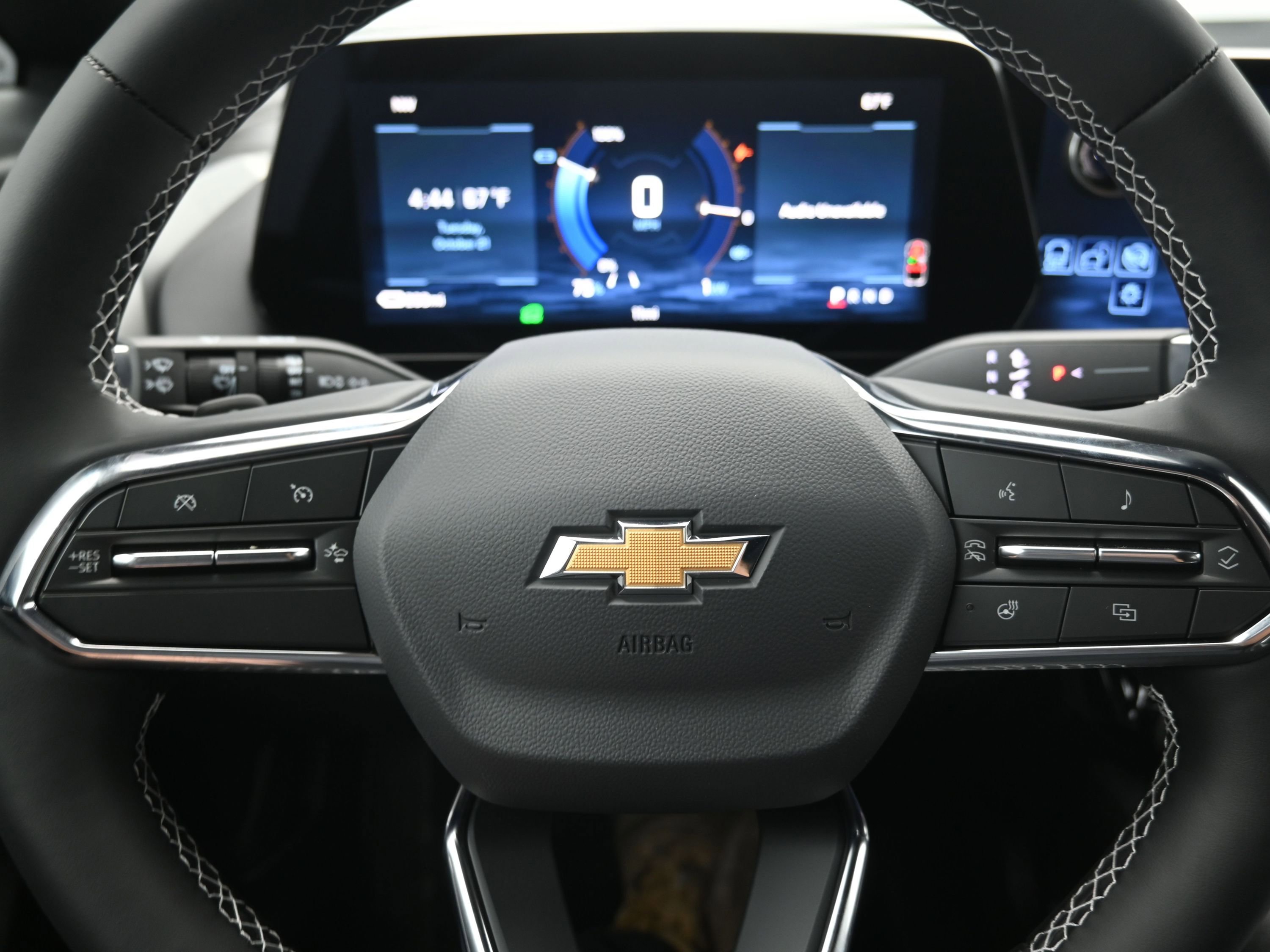 New 2026 Chevrolet Equinox EV LT image 16