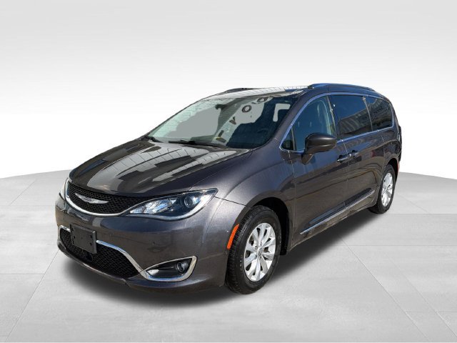 Used 2019 Chrysler Pacifica Touring-L FWD image 4