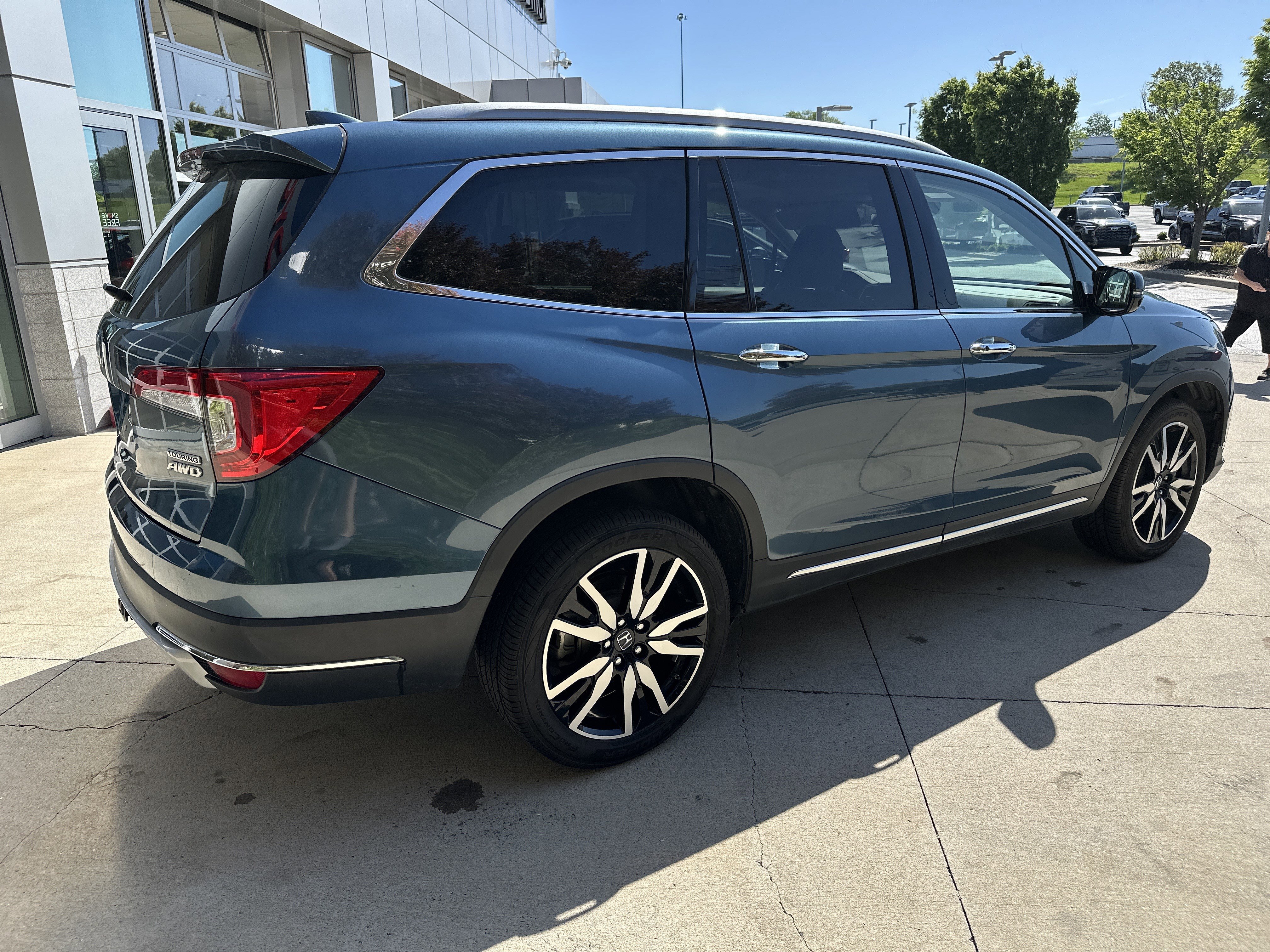 Used 2021 Honda Pilot Touring image 6