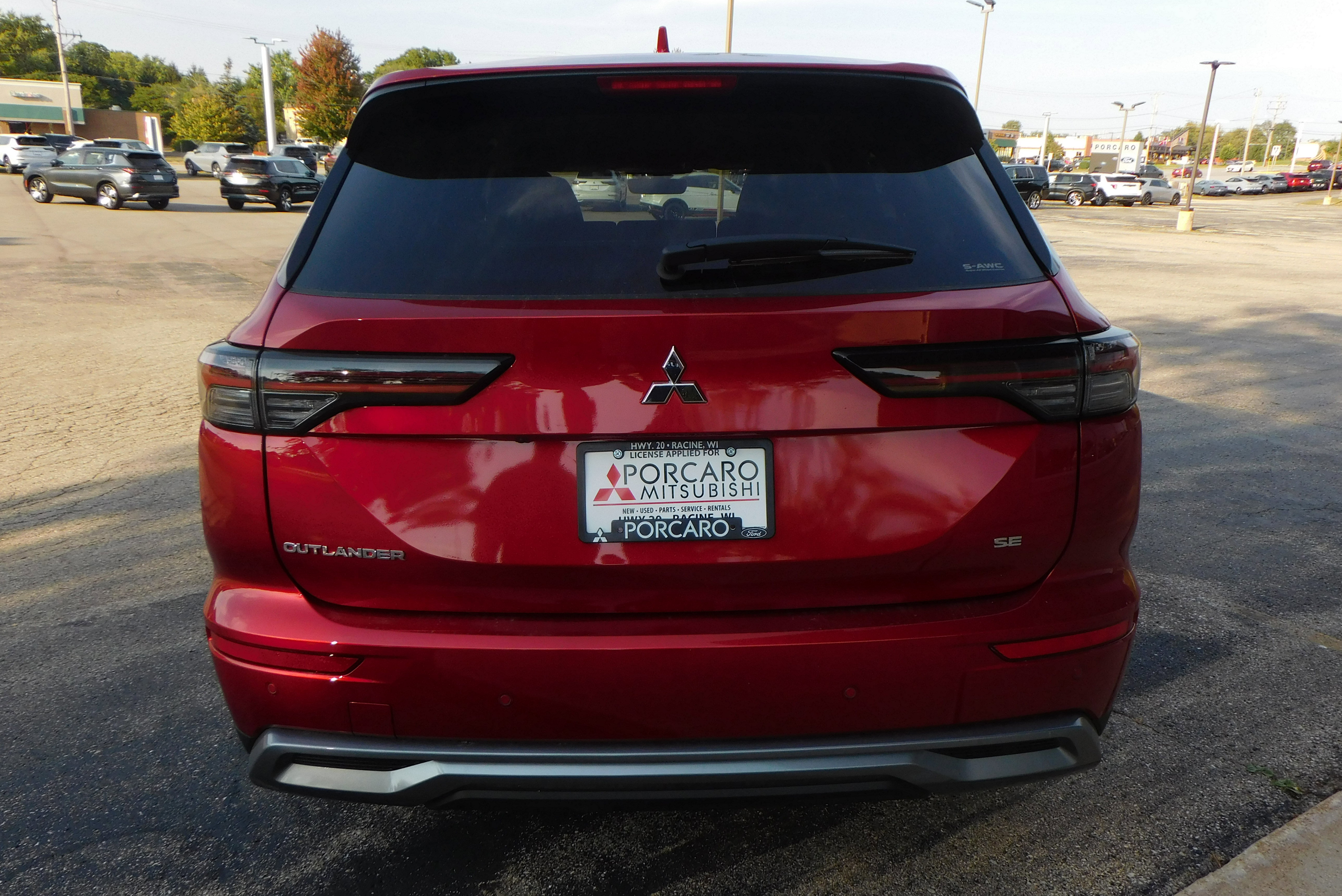 New 2025 Mitsubishi Outlander SE image 4