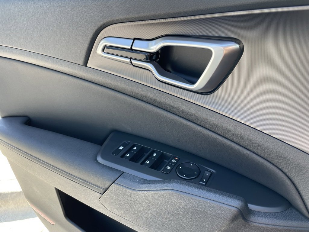 New 2026 Kia Sportage EX image 18