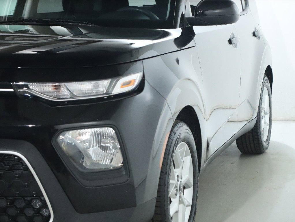 Used 2022 Kia Soul LX w/ Technology Package image 4