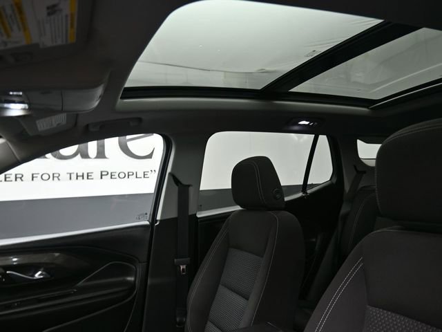 Used 2023 GMC Terrain SLE w/ Driver Convenience Package image 17