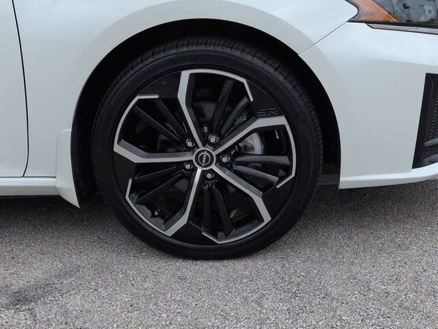 Used 2025 Nissan Altima 2.5 SR w/ SR Premium Package image 11