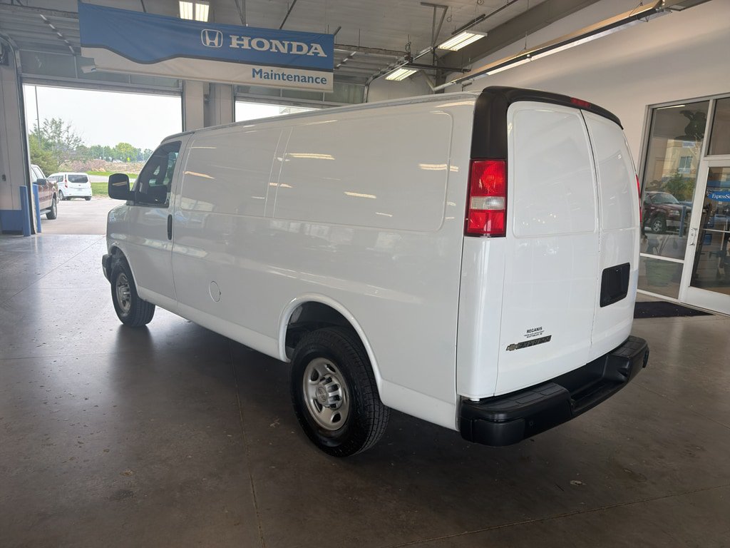 Used 2019 Chevrolet Express 2500 w/ Communications Package RWD image 3