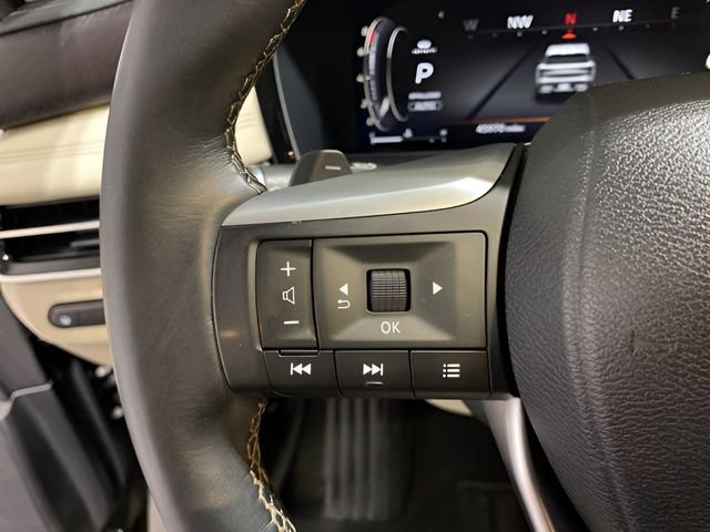 Used 2023 INFINITI QX60 Sensory w/ Vision Package AWD/4WD image 14
