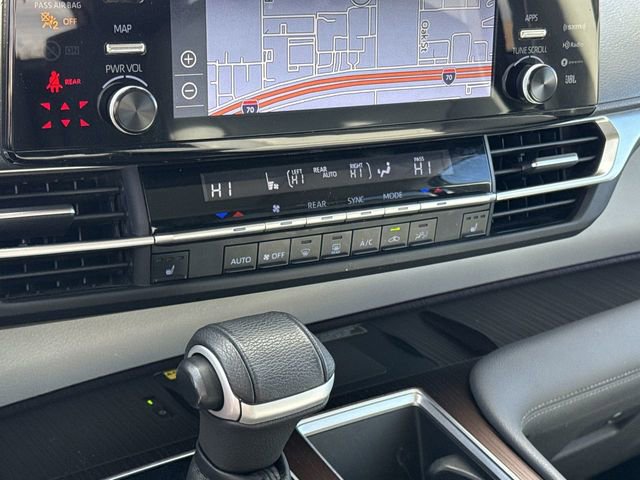 Used 2022 Toyota Sienna XLE w/ XLE Plus Package image 21