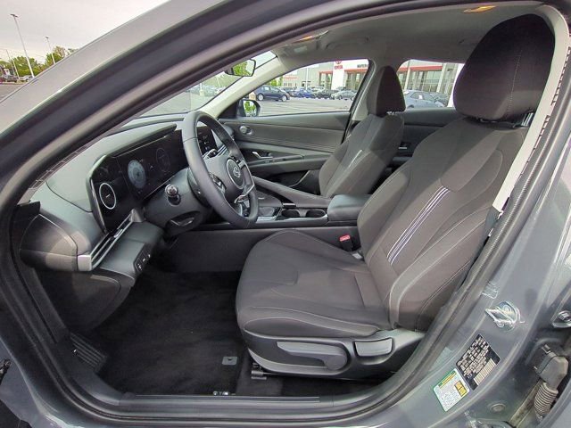 Used 2023 Hyundai Elantra SEL w/ Convenience Package FWD image 8