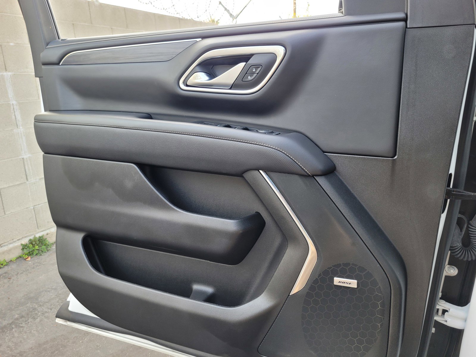 Used 2023 GMC Yukon SLT image 25