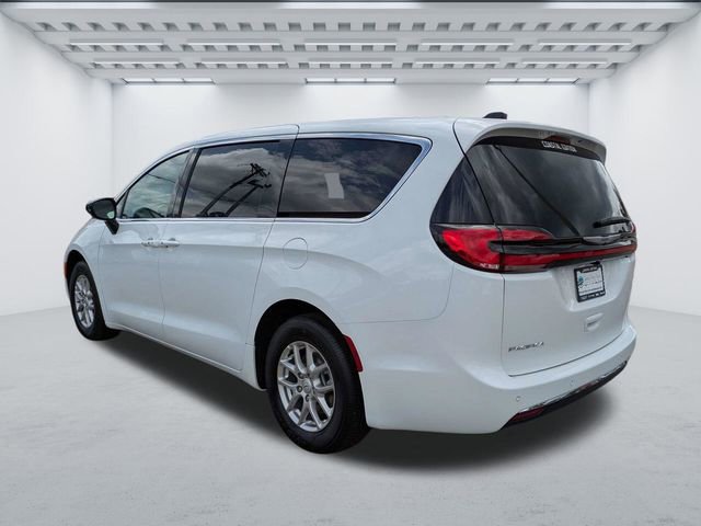New 2026 Chrysler Pacifica Select FWD image 6