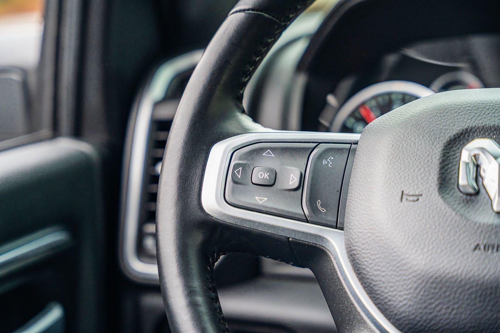 Used 2024 RAM 2500 Big Horn w/ Sport Appearance Package image 24