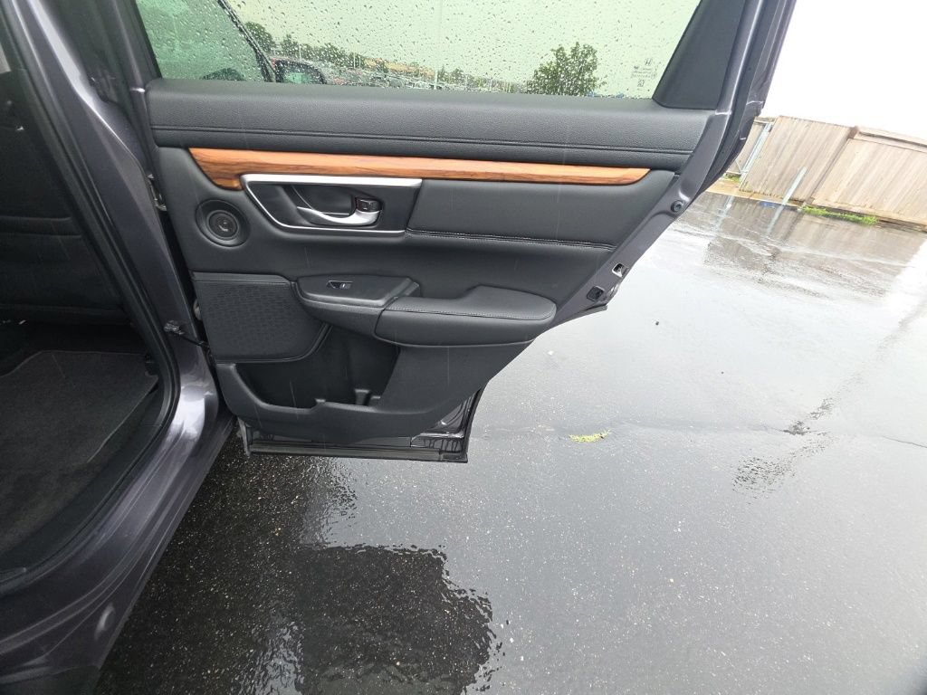 Used 2020 Honda CR-V Touring image 29