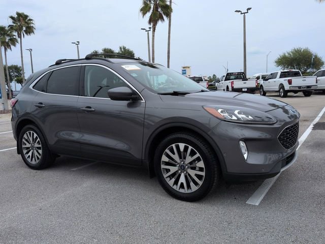 Certified 2021 Ford Escape Titanium w/ Class II Trailer Tow Package AWD/4WD image 2