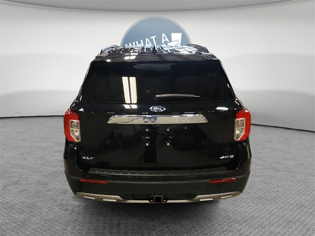 Used 2022 Ford Explorer XLT w/ Equipment Group 202A image 5