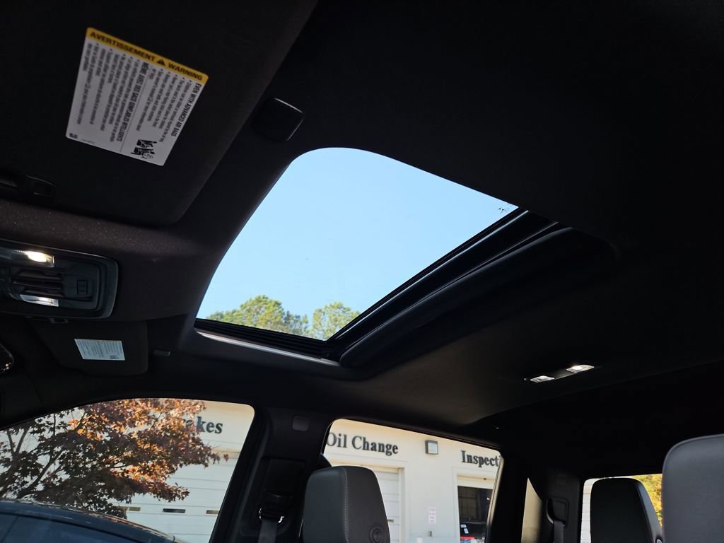 Used 2022 Chevrolet Silverado 1500 ZR2 w/ Technology Package image 24