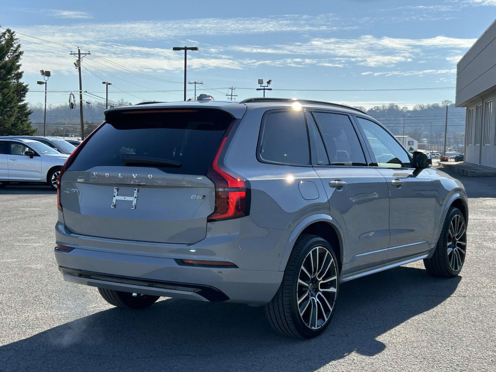 New 2026 Volvo XC90 B6 Ultra w/ Lounge Package AWD/4WD image 3