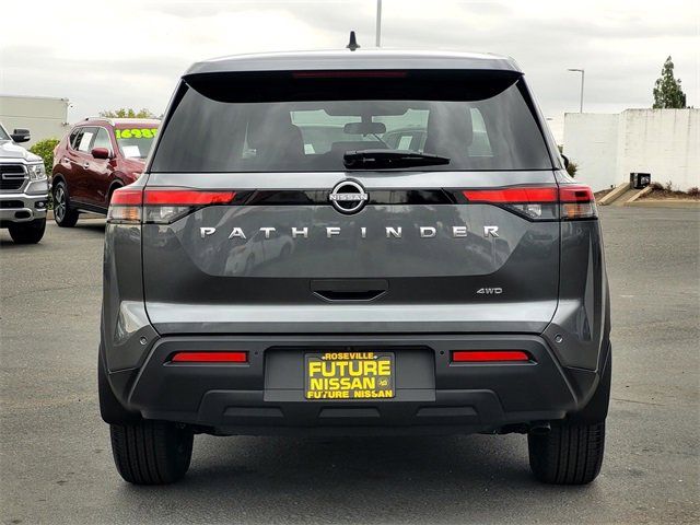 New 2025 Nissan Pathfinder S image 5