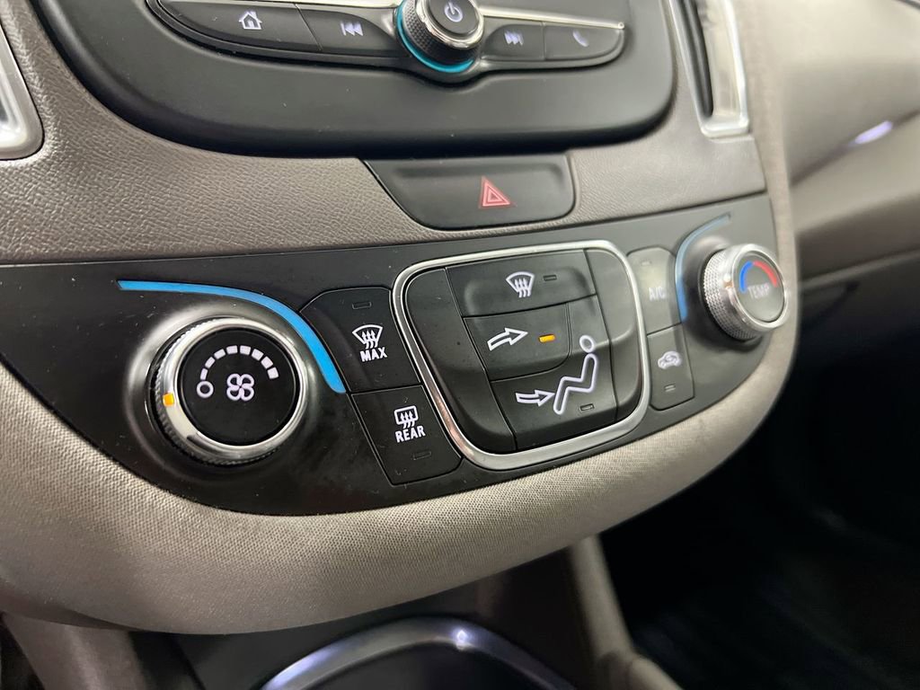 Used 2016 Chevrolet Malibu LT FWD image 16