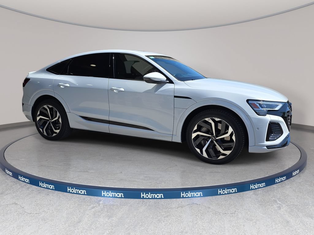 Certified 2024 Audi Q8 e-tron Premium Plus w/ Premium Plus Package AWD/4WD image 5
