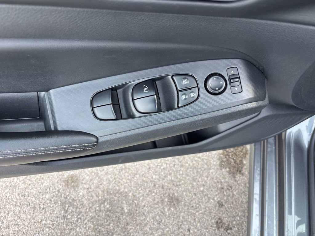 Used 2025 Nissan Altima 2.5 SV FWD image 23