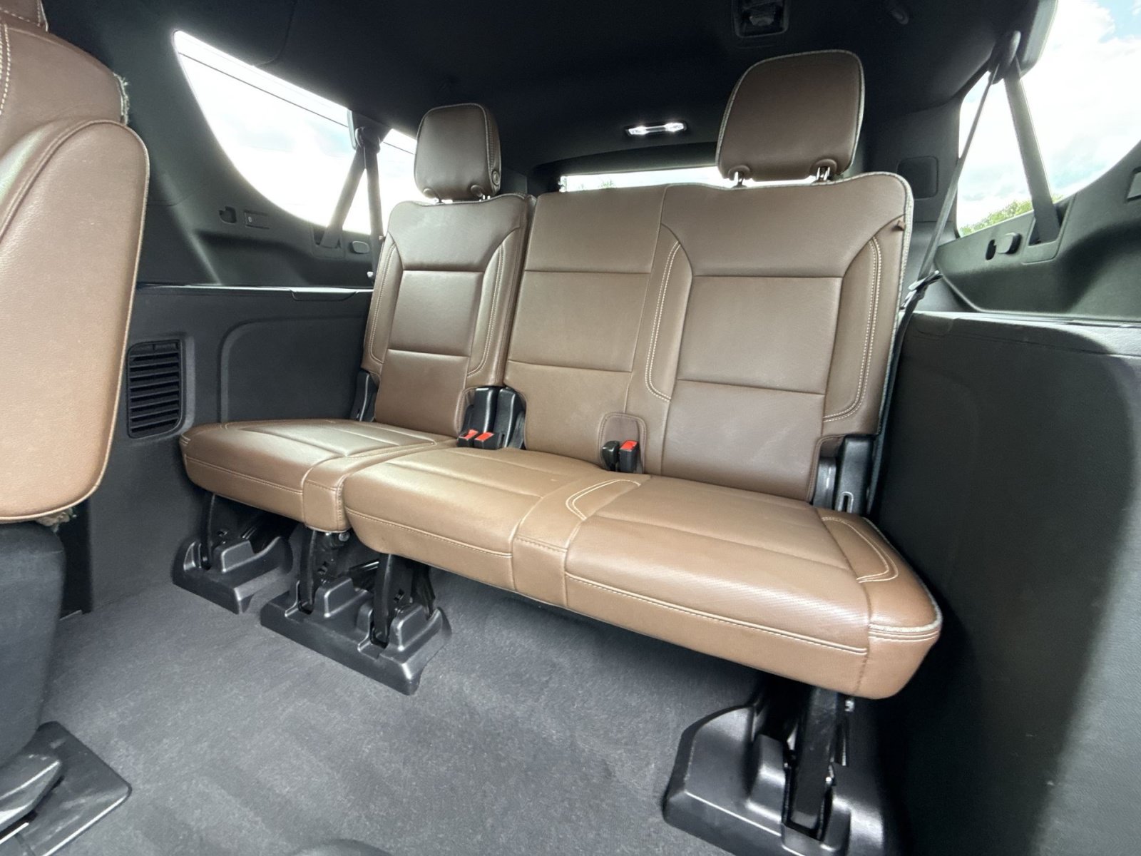 Used 2023 Chevrolet Suburban High Country AWD/4WD image 26