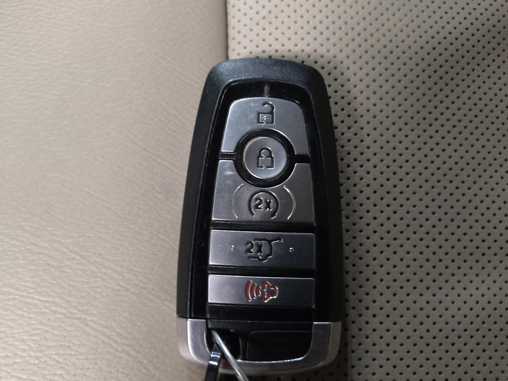 Used 2020 Ford Explorer Limited image 32