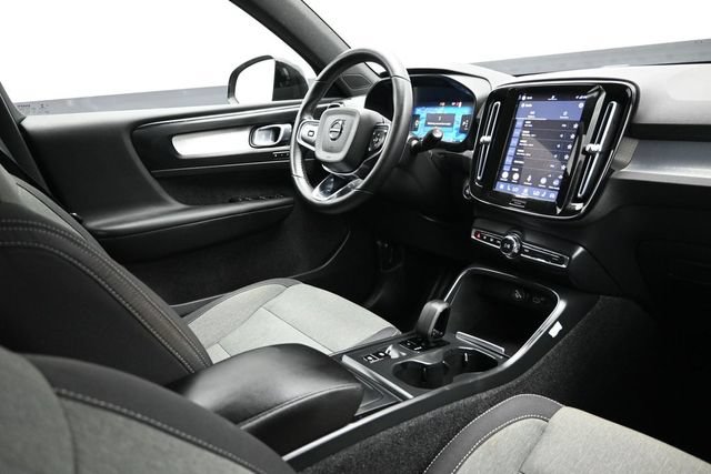 Used 2023 Volvo XC40 B5 Core w/ Convenience Package AWD/4WD image 18