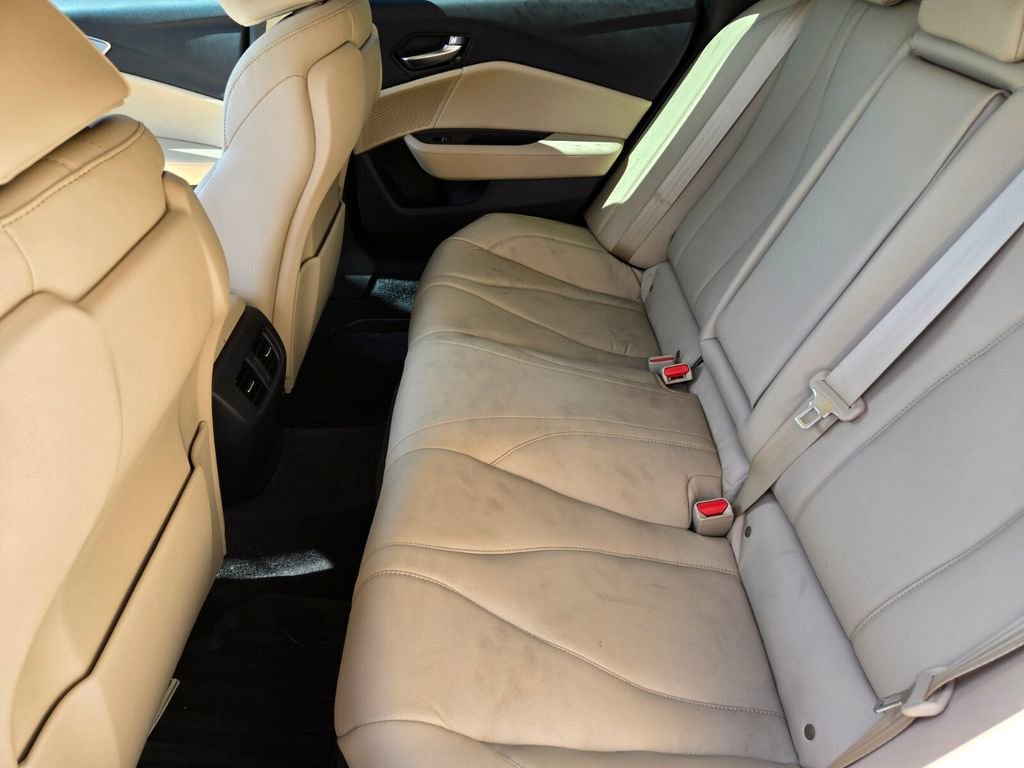 Used 2023 Acura TLX FWD image 7