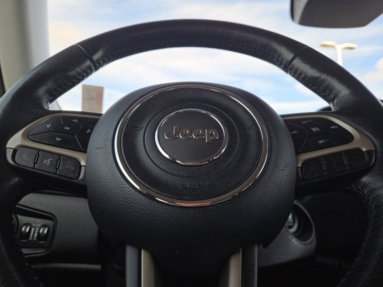 Used 2016 Jeep Renegade Latitude image 26