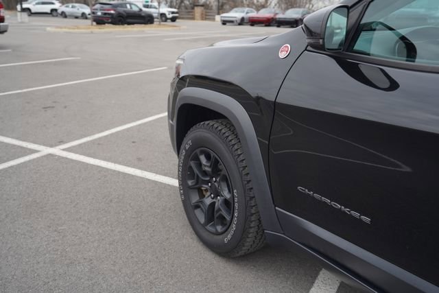 Used 2022 Jeep Cherokee Trailhawk w/ Sun, Sound & Nav Group image 36